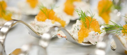 <h1 class='image'>Kvarterskrogen <br />med det stora köket.</h1><p>Vi dukar upp Växjös godaste lunch, välarrangerade konferenser och de roligaste festerna i stans bästa restaurang-, konferens- och festlokaler. Vårt recept är enkelt: matglädje serverad med ett leende. Varsågod och välkommen.